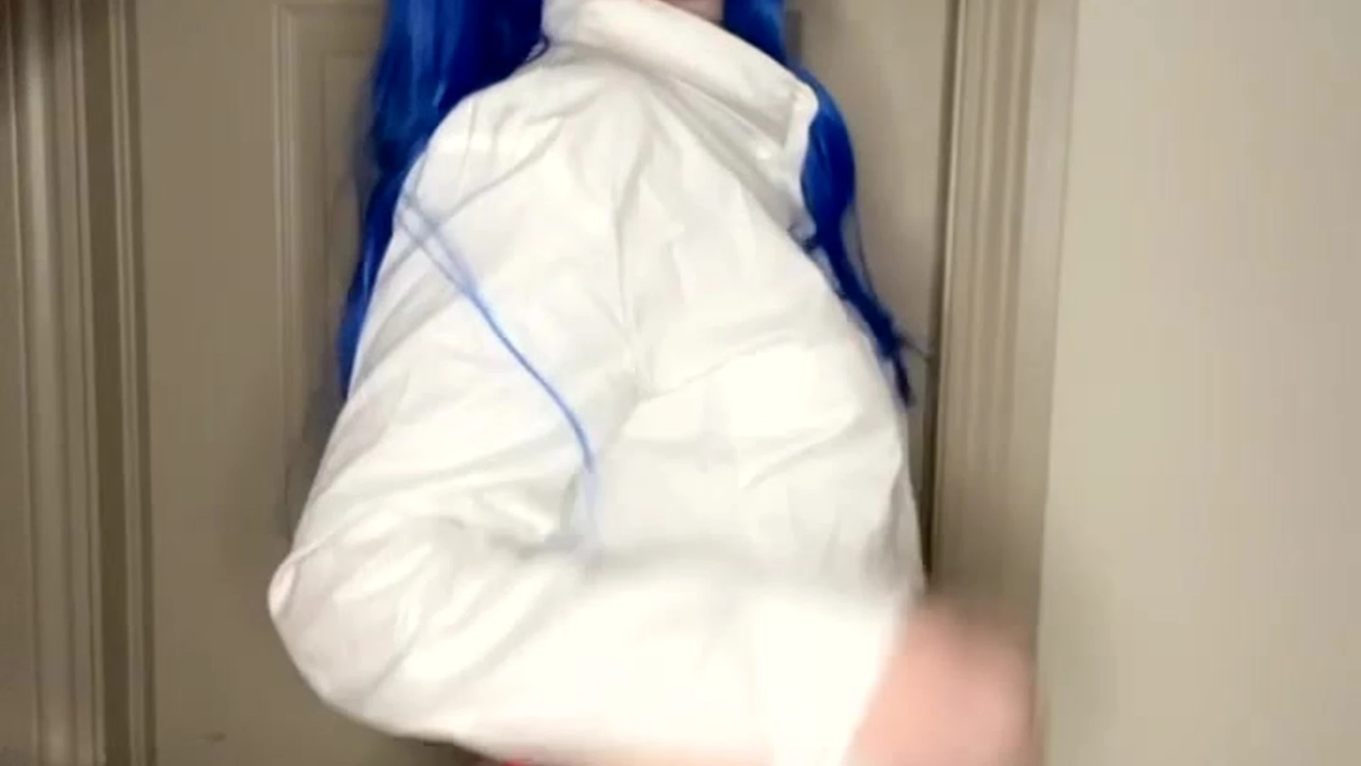 sexy Strawbeariemilkk shaking her small ass in newly leaked video