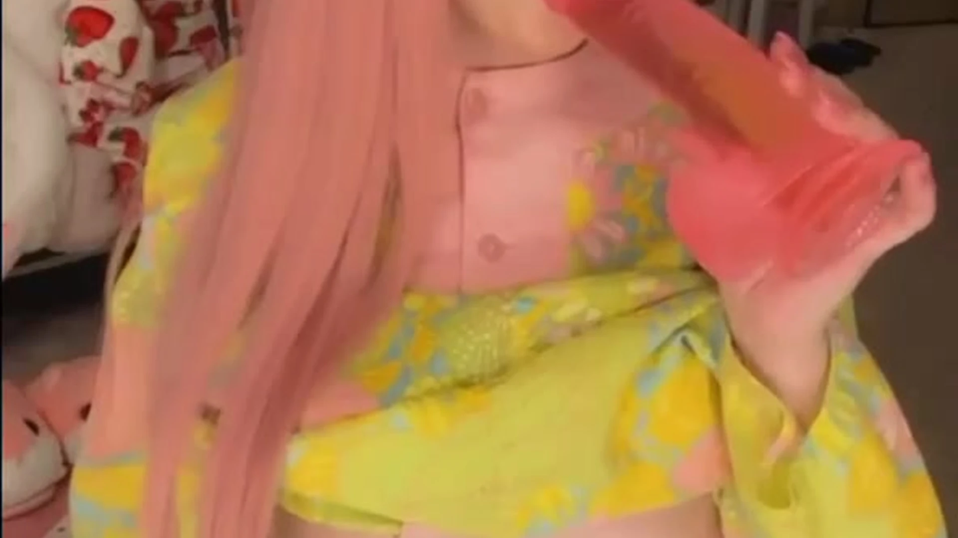 sexy Strawbeariemilkk sucking a dildo on camera