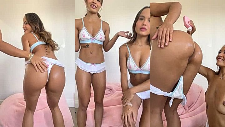 Connell Twins shaking their asses pulling down their panties