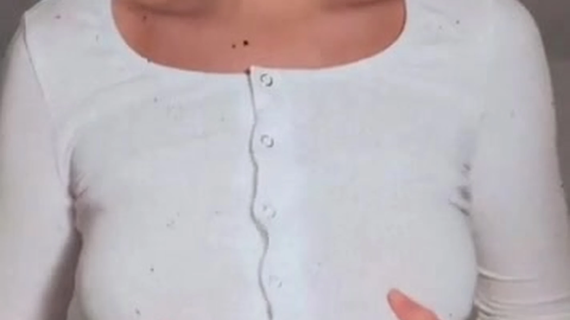 onlyfans Lillian Phillips opening her top  to play with her tits on camera